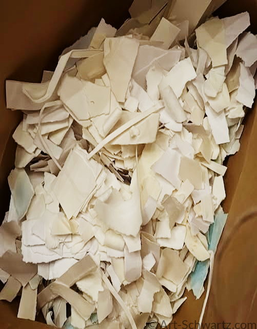 Papiersnippers voor het maken van handgeschept papier